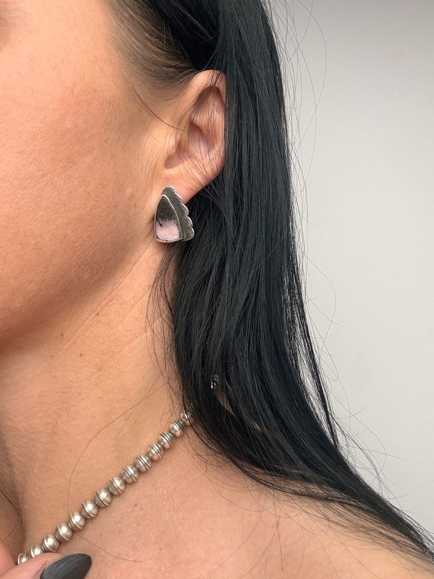 BLUSH HORIZONS STUDS
