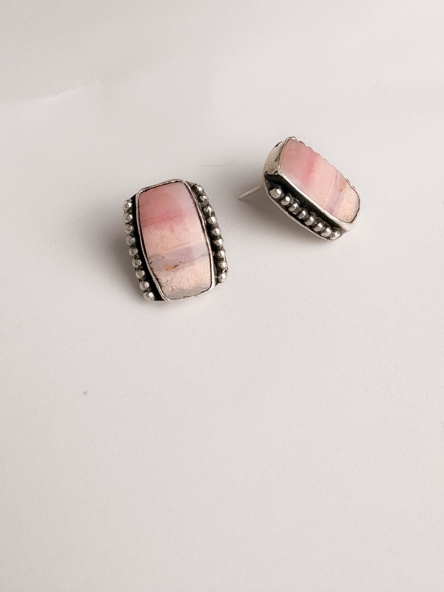 BLUSH MESA STUDS