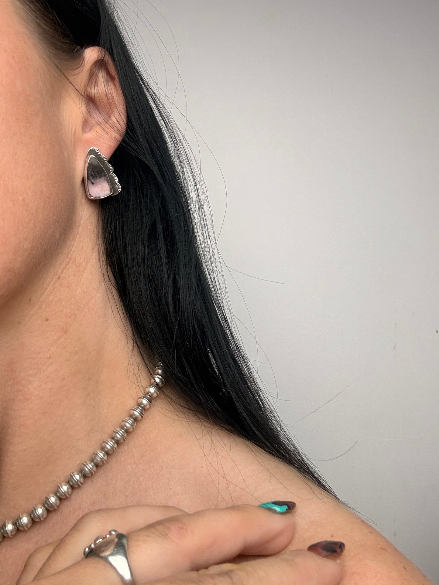 BLUSH HORIZONS STUDS