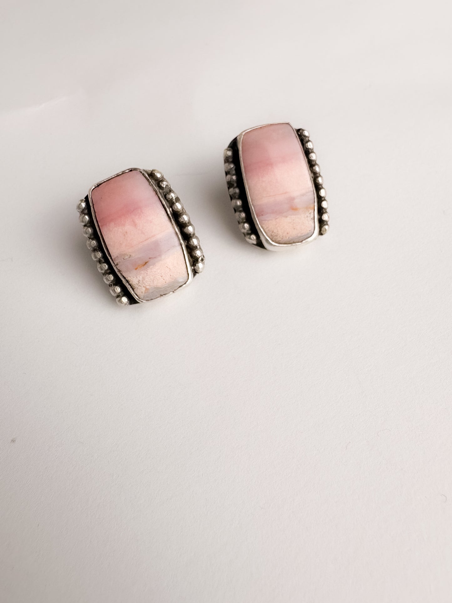 BLUSH MESA STUDS